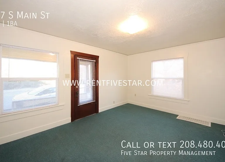 807 S Main St — Photo 2