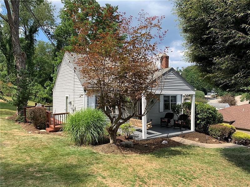 1st image of 947 Delfield Dr
