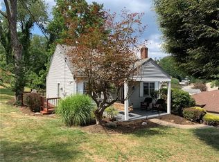 947 Delfield Dr, Bethel Park, PA 15102