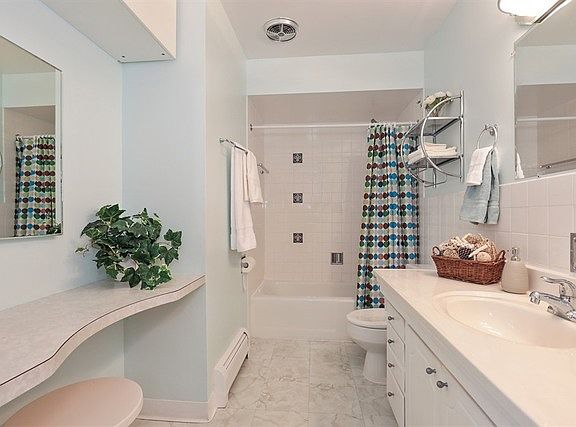 5th image of 4248 Saratoga Ave APT 209