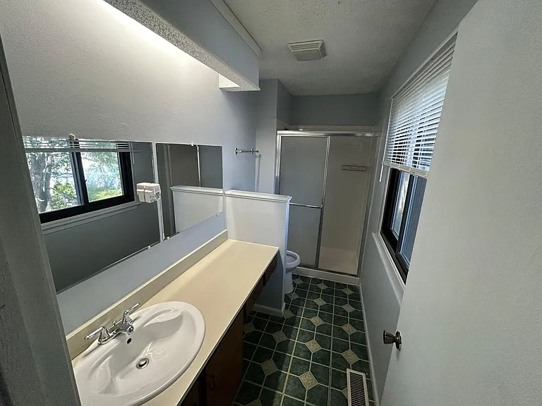 1744 De Forest Ln — Photo 10