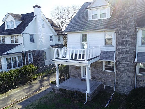 2nd image of 906 Concord Ave