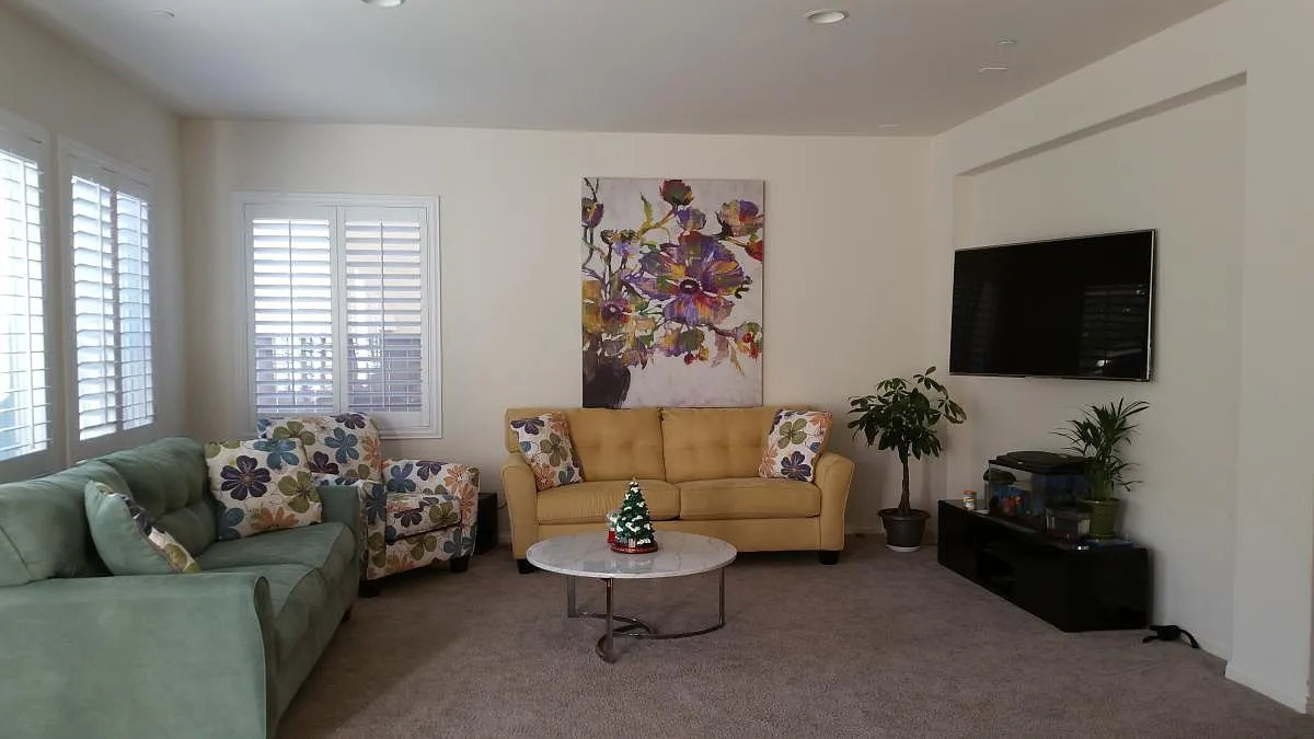 1655 N Las Flores Drive — Photo 2