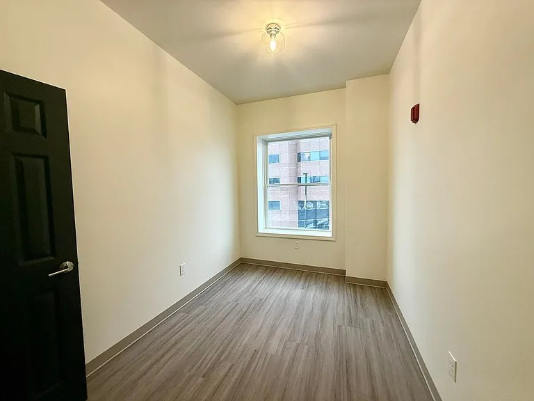1138 Elm St — Photo 25
