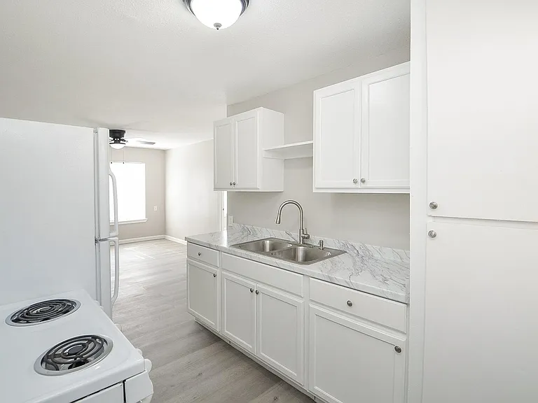 6010 Collingsworth St #2 — Photo 9