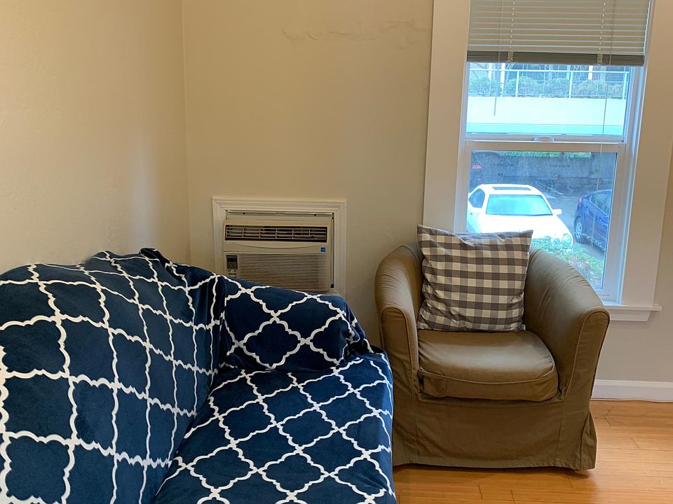 1st image of 543 Forest Ave APT C