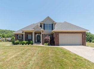 4 Springmeadow Dr, Carrollton, KY 41008