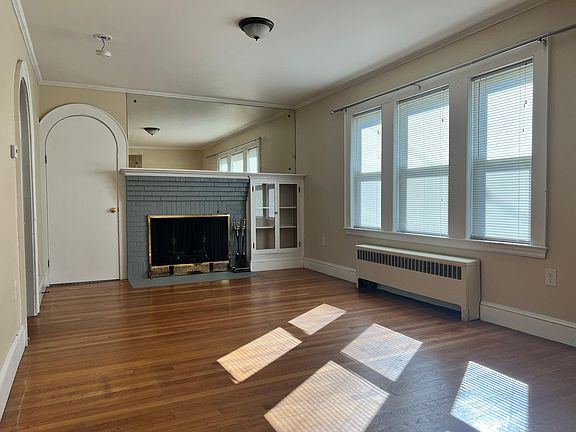 4th image of 621 Adams St #1R