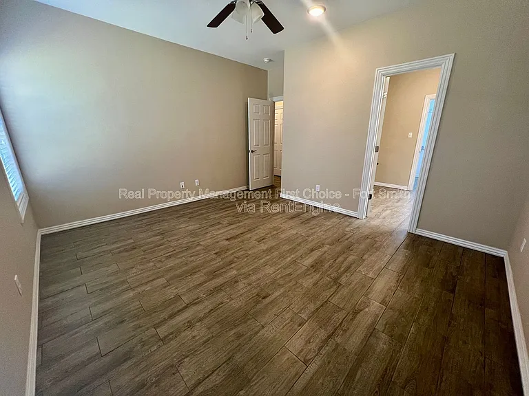 9905 Landry Dr — Photo 9