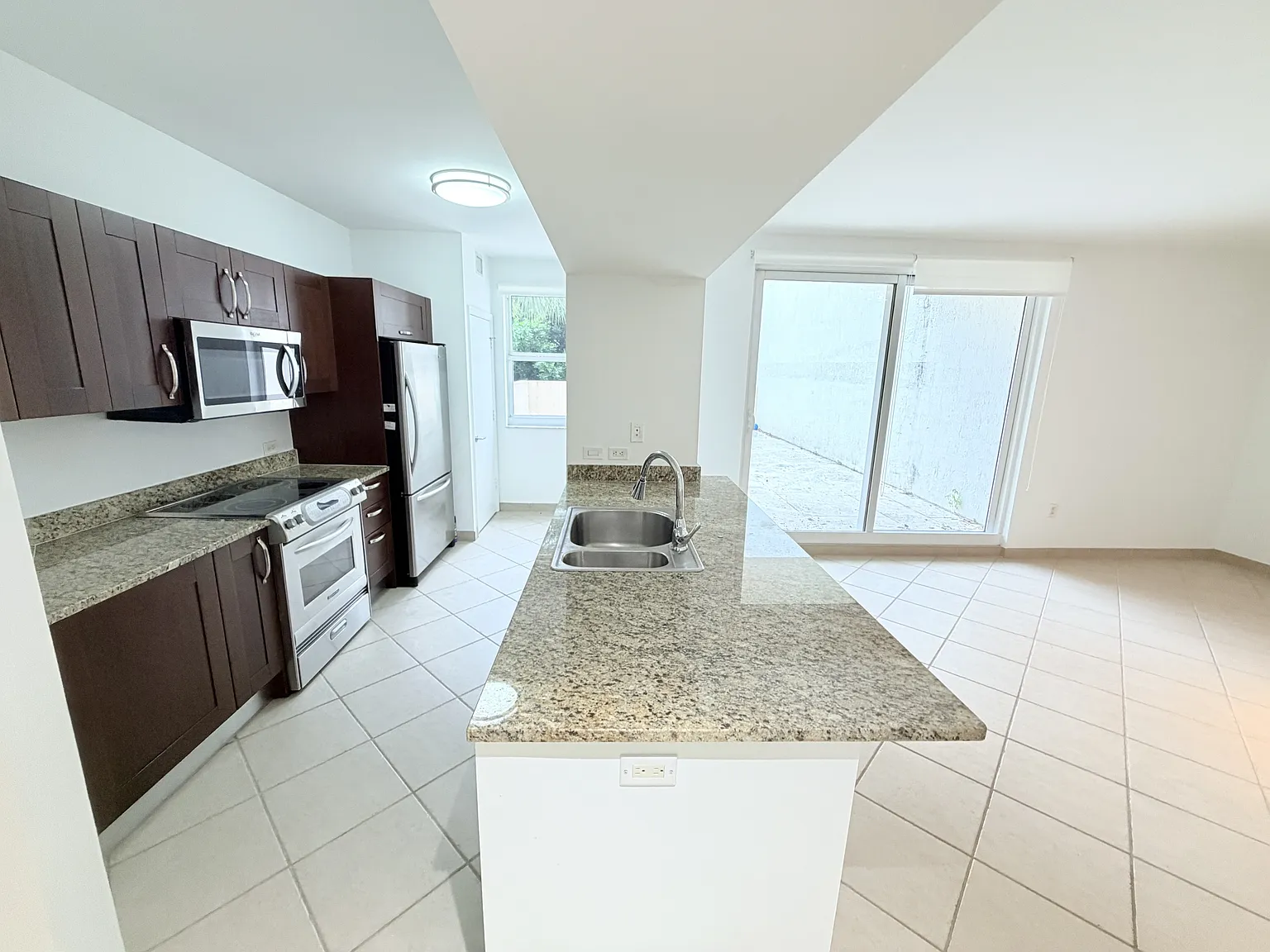 19900 East Country Club Drive #210 (Torre sur) - 210 — Photo 4