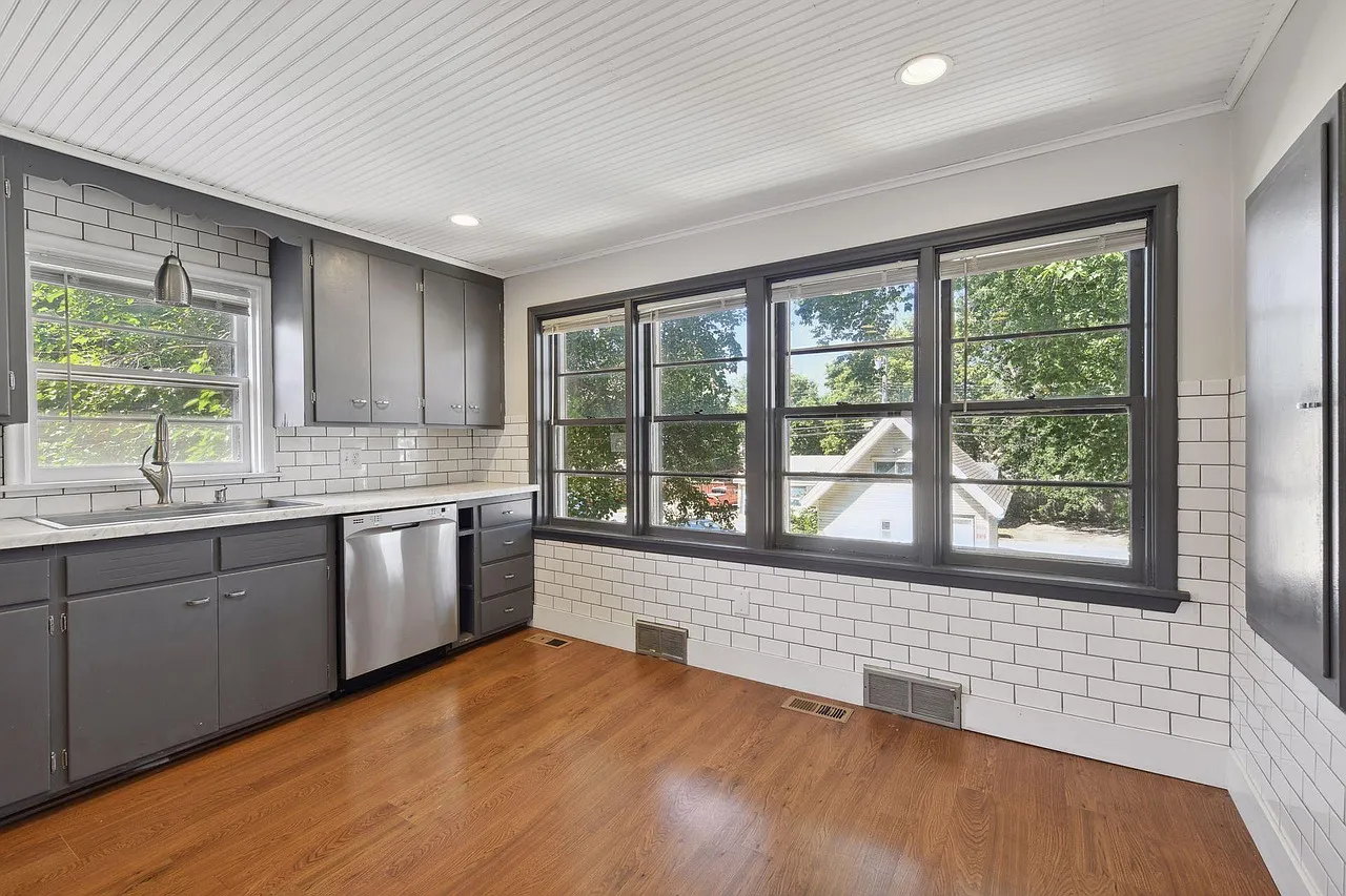 4 bed, 1455 sqft, $2,800 — Photo 3
