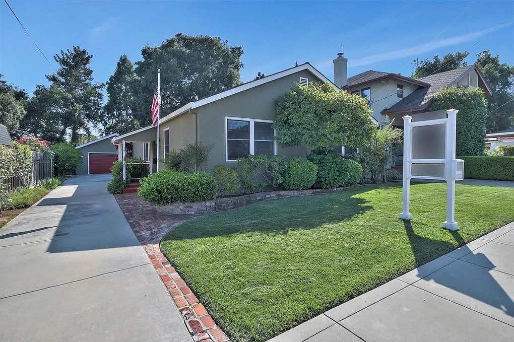 29 Mariposa Ave photo 1