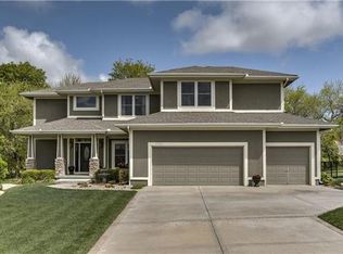 15260 Pine Ridge Rd, Basehor, KS 66007