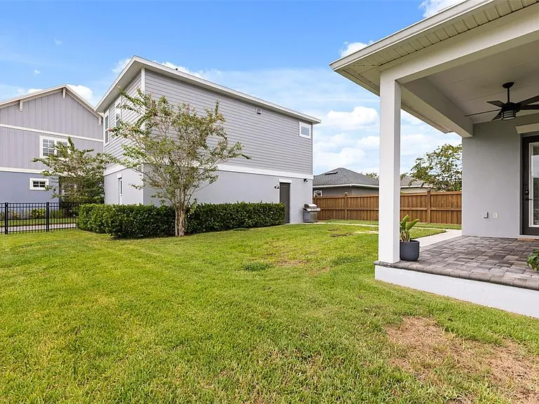 13785 Behring Ave — Photo 39