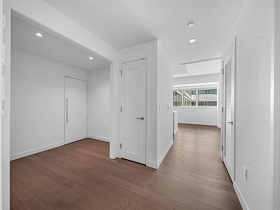 3rd image of 800 Avenue At Port Imperial Unit 914
