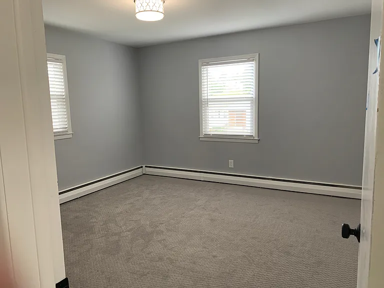 422 Truman St — Photo 6