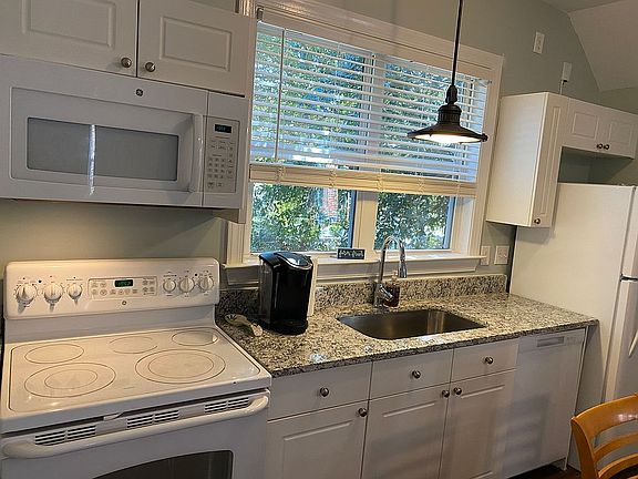 3rd image of 328 Landing Dr #100