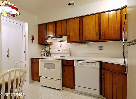 5th image of 1819 W Thome Ave #103N