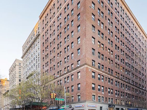 2nd image of 215 W 90th St APT 4E
