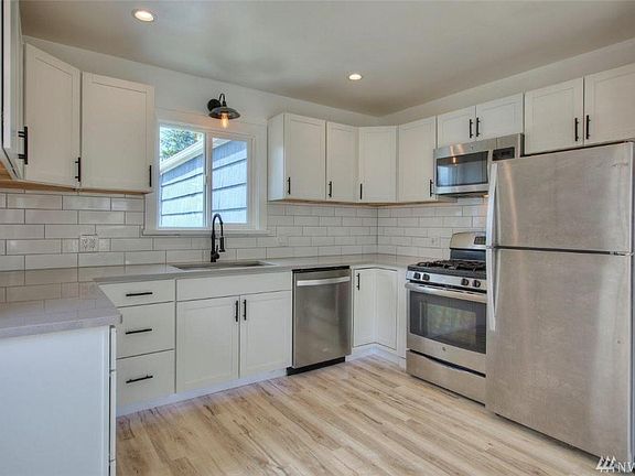 5th image of 8812 S Park Ave