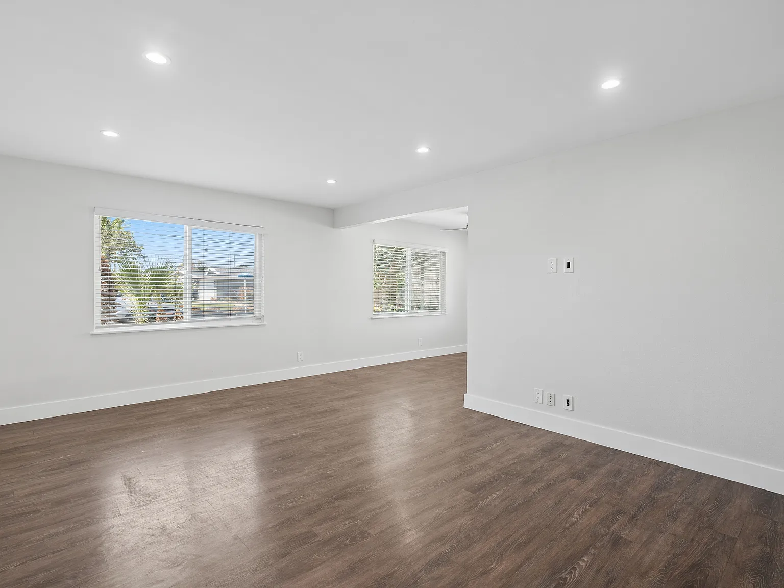 2 bed, 860 sqft, $3,000 — Photo 2