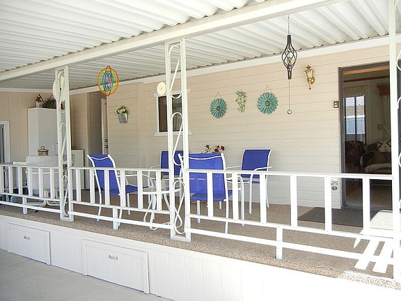 Large front deck