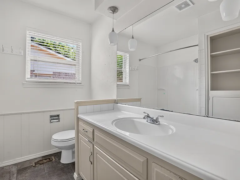 1024 Washington St — Photo 10