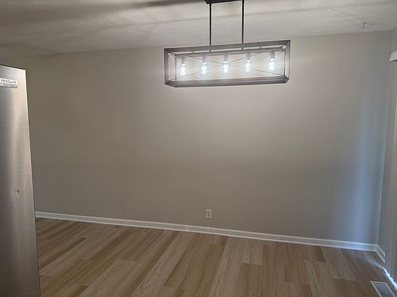 5th image of 14006 Jennifer Rd