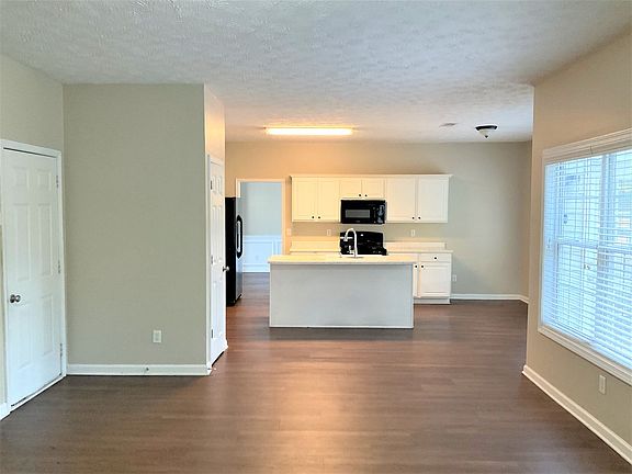 4th image of 613 Adams Landing Ct