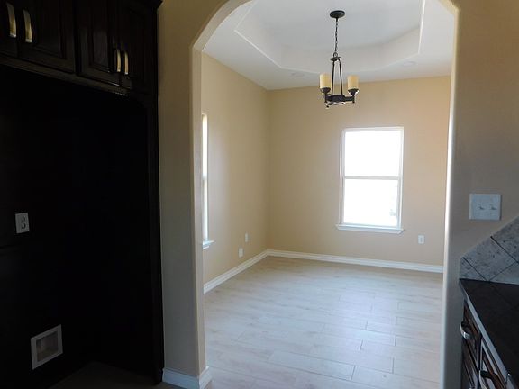 3rd image of 411 N Lee St