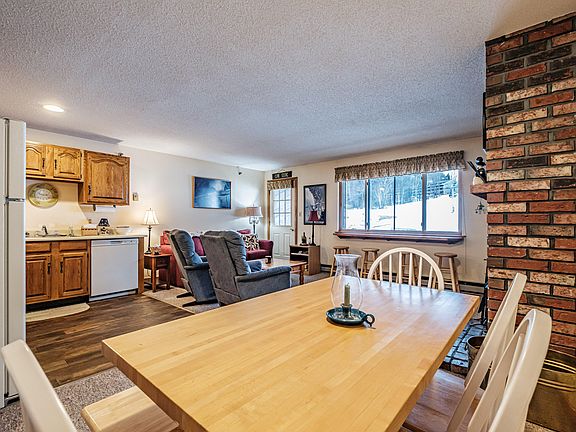 4th image of 276 Skiway Road #1B