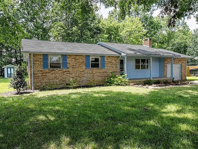 8221 Oxford Dr — Photo 3