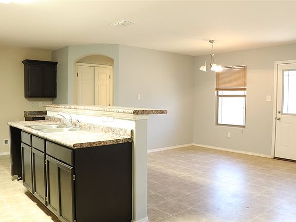 5th image of 3409 Cuatro Vientos Dr