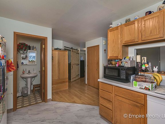 3rd image of 1130 Acorn Cir