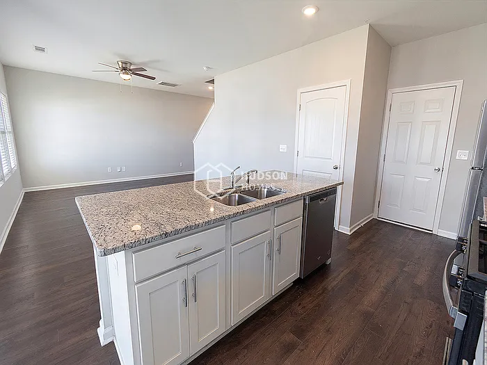 301 Chelsea Park Rd — Photo 12