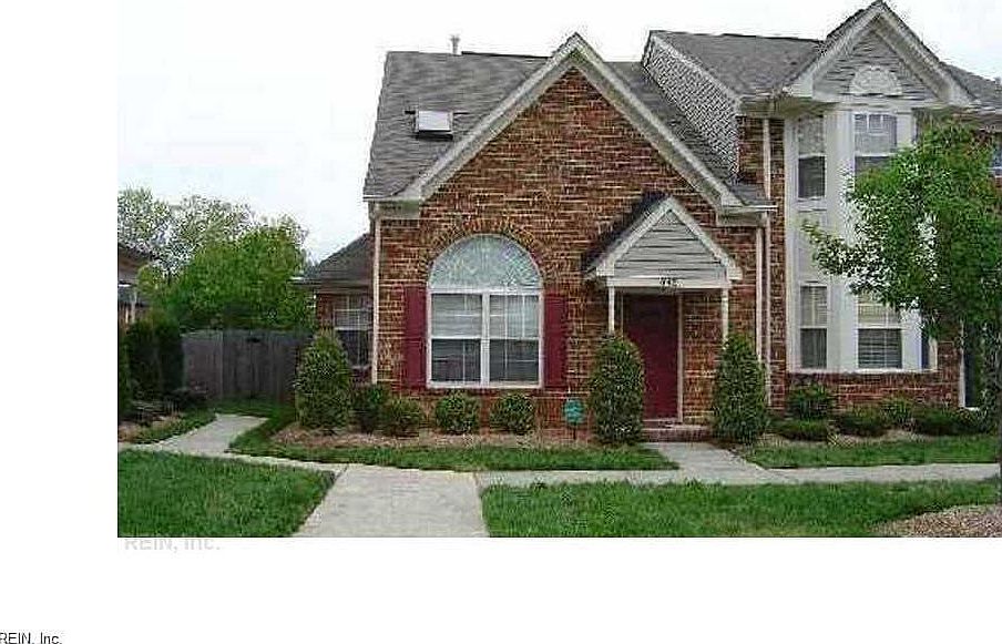1st image of 642 W Lake Cir