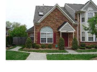 642 W Lake Cir, Chesapeake, VA 23322