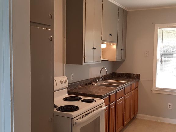 2nd image of 1103 Largo St