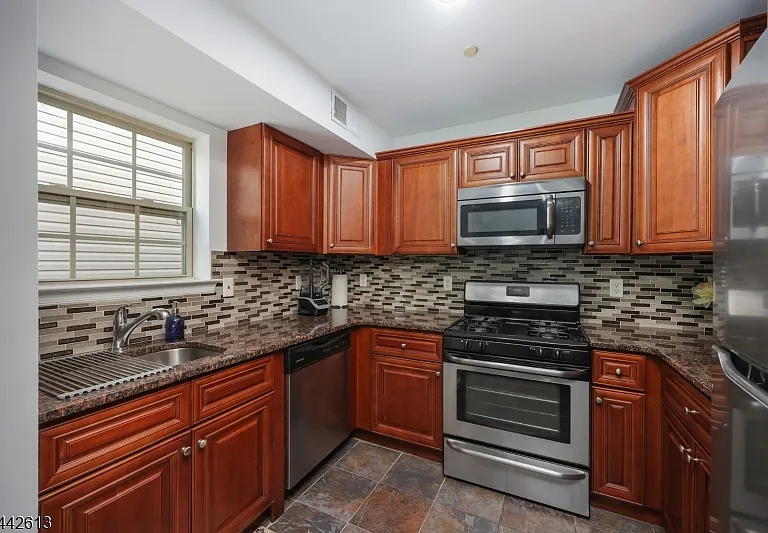 1130 Fairmount Ave #104 — Photo 6