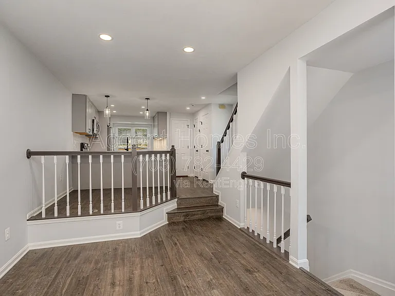 7301 Castleberg Ct — Photo 10