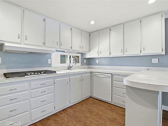 3rd image of 8787 Locust Ave Space 99