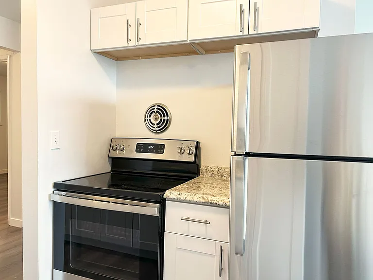 39th Ave Flats — Photo 13