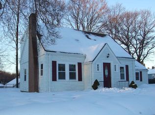 33 Autumn Ln, Dedham, MA 02026