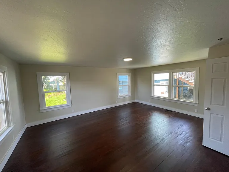 3241 Trinity St — Photo 25