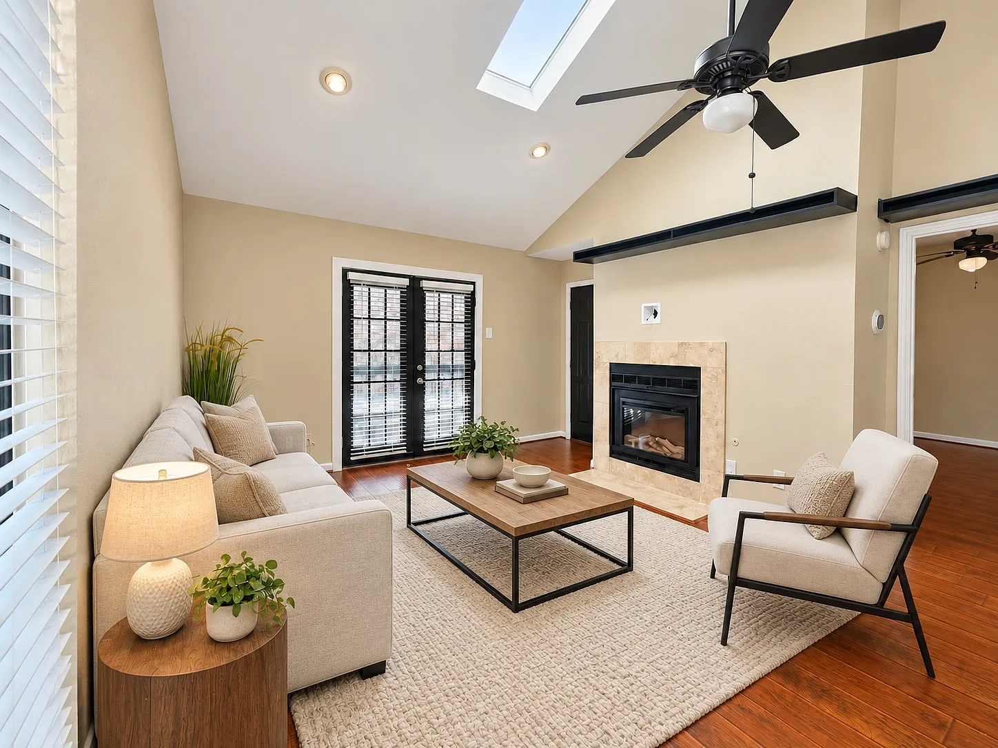 7525 Holly Hill Dr — Photo 1