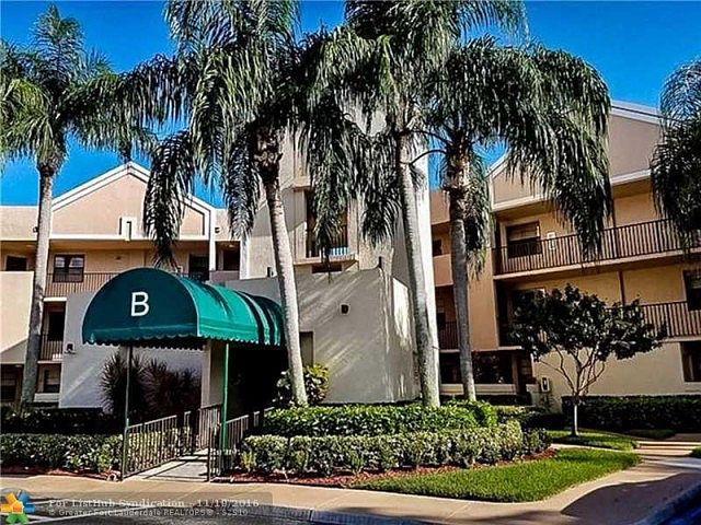1st image of 7244 Fairfax Dr #211