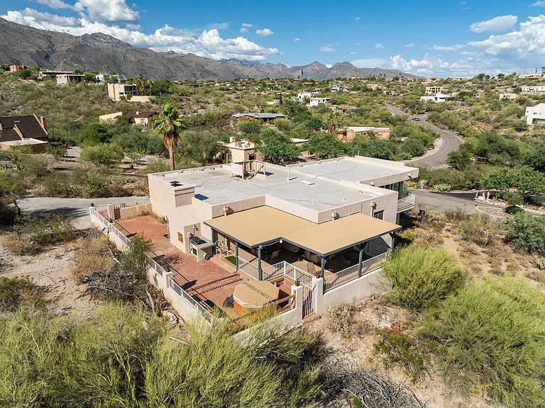 5798 E Paseo Cimarron — Photo 31
