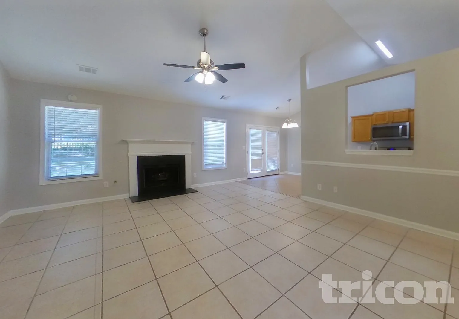 923 Laurel Green Lane Sugar Hill GA — Photo 3