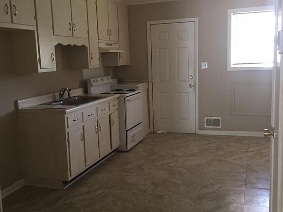 1316 D Kitchen