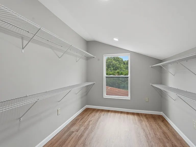 7134 Williams Rd — Photo 19